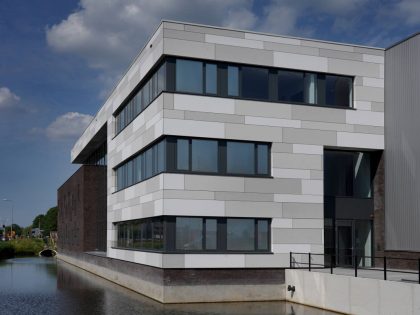 Nieuwbouw kantoor en bedrijfshallen Style CNC te Bunschoten